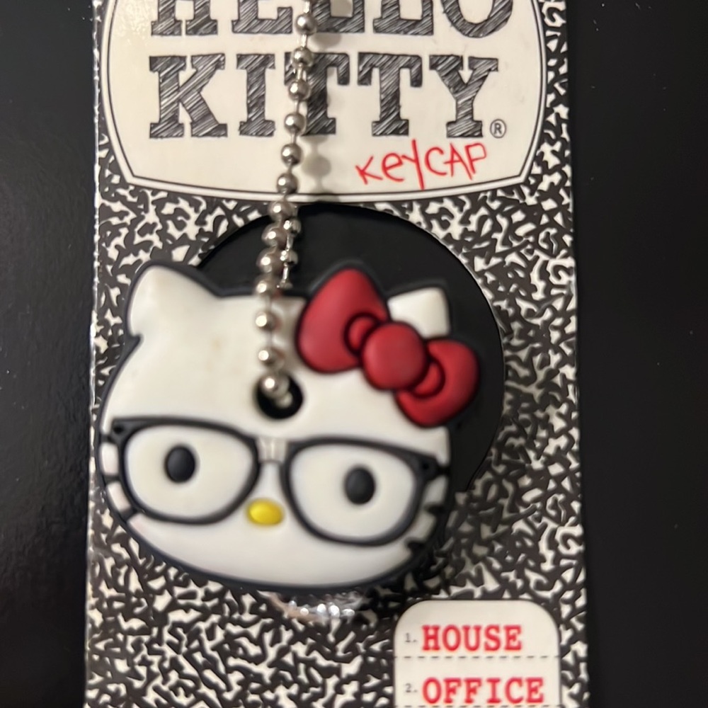 Hello Kitty Keycap - Picture 2 of 3